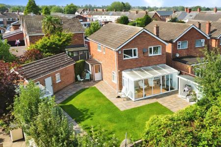 4 bedroom Detached house for sale in Wensleydale Close, Barwell, LE9