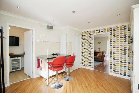 4 bedroom Detached house for sale in Wensleydale Close, Barwell, LE9