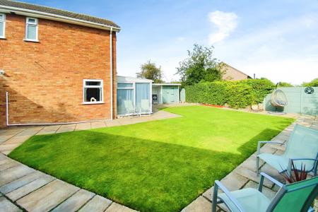 4 bedroom Detached house for sale in Wensleydale Close, Barwell, LE9