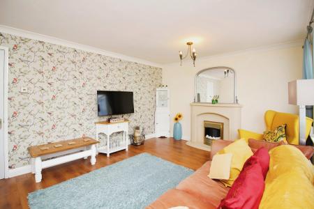 4 bedroom Detached house for sale in Wensleydale Close, Barwell, LE9