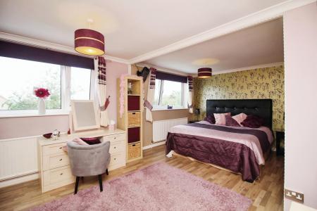 4 bedroom Detached house for sale in Wensleydale Close, Barwell, LE9