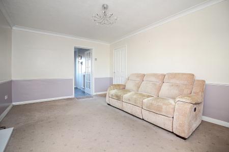 2 bedroom Ground floor maisonette for sale in Wessex Drive, Leicester, LE3