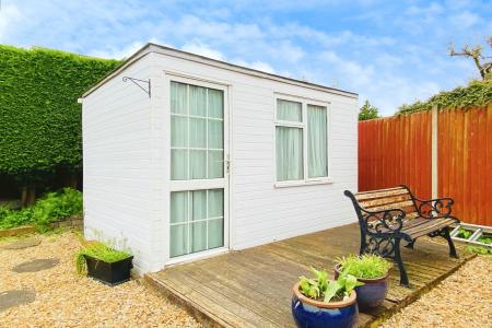 3 bedroom Detached house for sale in Wessex Drive, Leicester, LE3