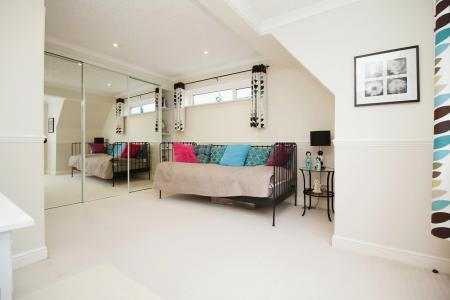 3 bedroom Detached house for sale in Wessex Drive, Leicester, LE3