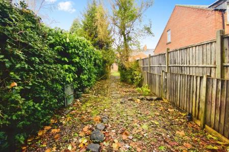 3 bedroom Terraced House for sale in West Street, Enderby, LE19
