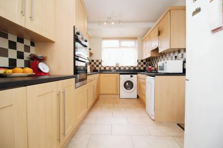 3 bedroom Semi-detached house for sale in Westover Road, Braunstone Town, LE3