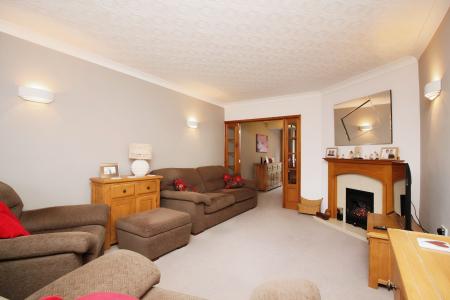 3 bedroom Semi-detached house for sale in Westover Road, Braunstone Town, LE3