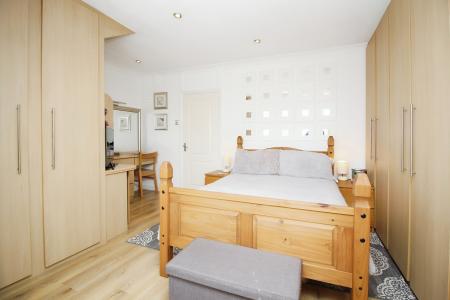 3 bedroom Terraced House for sale in Winforde Crescent, Braunstone, LE3