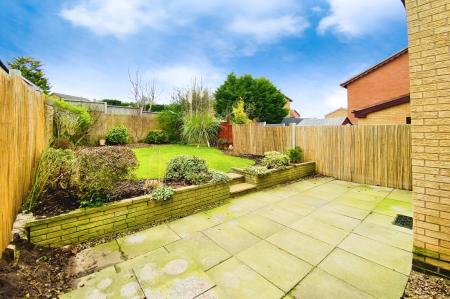 2 bedroom Semi-detached house for sale in Woodhouse Road, Narborough, LE19