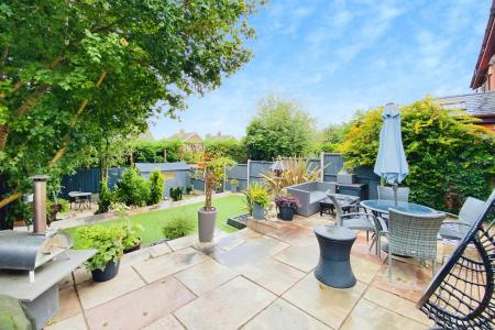 3 bedroom Semi-detached house for sale in Woodhouse Road, Narborough, LE19