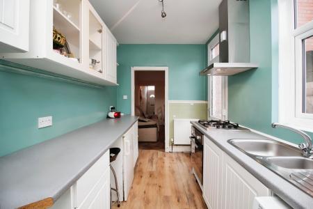 2 bedroom Terraced House for sale in Woodville Road, Leicester, LE3