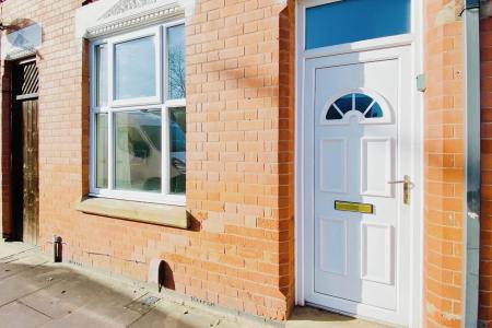 2 bedroom Terraced House for sale in Woodville Road, Leicester, LE3