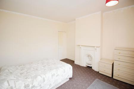 2 bedroom Terraced House for sale in Woodville Road, Leicester, LE3