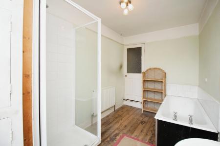 2 bedroom Terraced House for sale in Woodville Road, Leicester, LE3