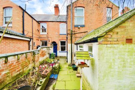2 bedroom Terraced House for sale in Woodville Road, Leicester, LE3