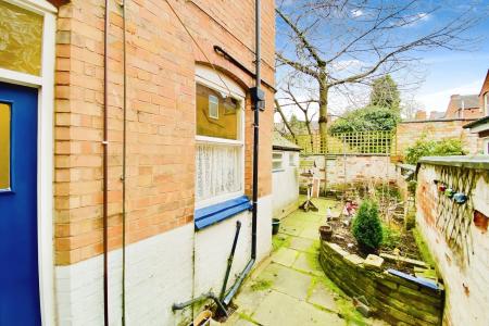 2 bedroom Terraced House for sale in Woodville Road, Leicester, LE3