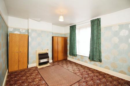 2 bedroom Terraced House for sale in Woodville Road, Leicester, LE3