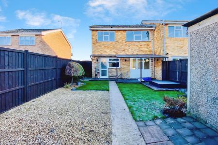 3 bedroom End of terrace house for sale in Ashlyns Rise, Leicester, LE3