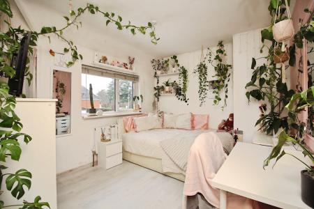 3 bedroom Semi-detached house for sale in Winstanley Drive, Braunstone, LE3