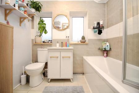 3 bedroom Semi-detached house for sale in Winstanley Drive, Braunstone, LE3