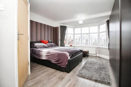 4 bedroom Detached house for sale in 4 Hilders Road, Western Park, LE3