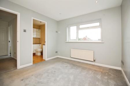 4 bedroom Detached house for sale in Marigold Way, Narborough, LE19