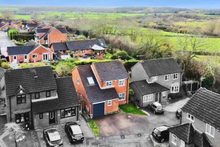 4 bedroom Detached house for sale in Marigold Way, Narborough, LE19