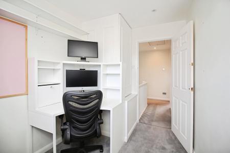 4 bedroom Detached house for sale in Marigold Way, Narborough, LE19