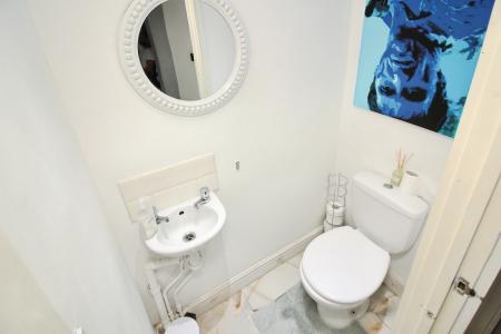 4 bedroom Semi-detached house for sale in Kingsway North, Braunstone Town, LE3