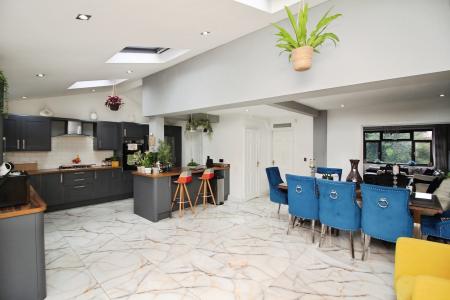 Kingsway North, Braunstone Town, LE3