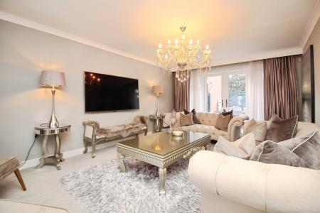 4 bedroom Detached house for sale in Forest House Lane, Leicester Forest East, LE3