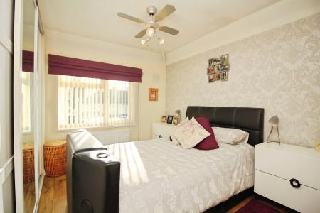 3 bedroom Semi-detached house for sale in Pindar Road, New Parks, Leicester, LE3