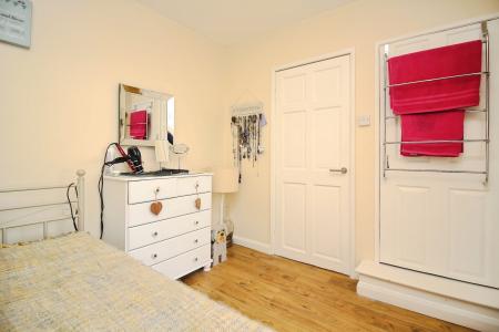 3 bedroom Semi-detached house for sale in Pindar Road, New Parks, Leicester, LE3