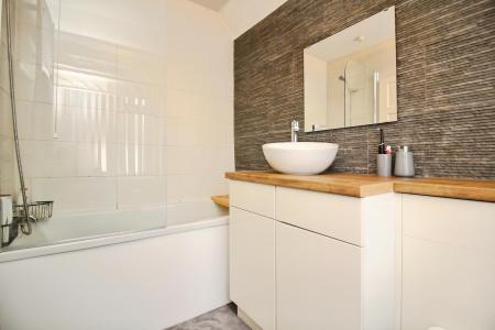 3 bedroom Semi-detached house for sale in Pindar Road, New Parks, Leicester, LE3