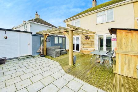 3 bedroom Semi-detached house for sale in Pindar Road, New Parks, Leicester, LE3