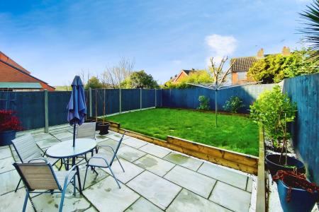 2 bedroom Semi-detached house for sale in Peers Way, Huncote, LE9