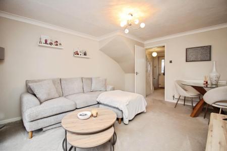 2 bedroom Town house for sale in Durban Road, Thurcaston Park, Leicester, LE4
