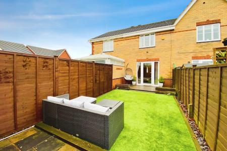 2 bedroom Town house for sale in Durban Road, Thurcaston Park, Leicester, LE4