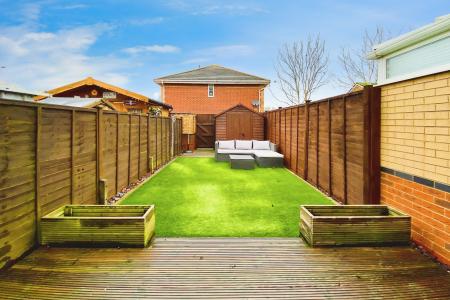 2 bedroom Town house for sale in Durban Road, Thurcaston Park, Leicester, LE4