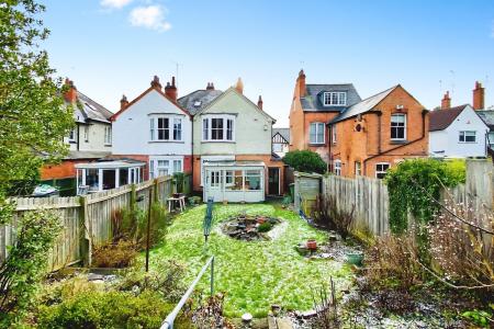 4 bedroom Semi-detached house for sale in Mellor Road, Western Park, Leicester, LE3