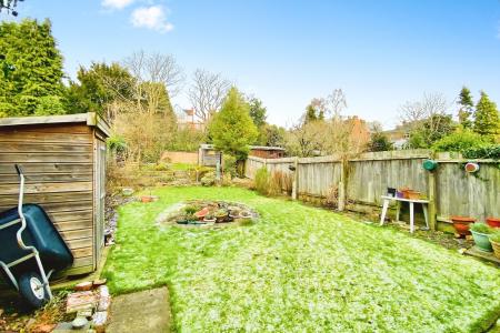 4 bedroom Semi-detached house for sale in Mellor Road, Western Park, Leicester, LE3