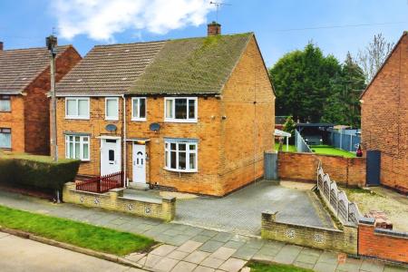 3 bedroom Semi-detached house for sale in Heays Close, New Parks, Leicester, LE3