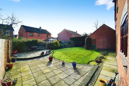 5 bedroom Detached house for sale in Station Road, Desford, LE9