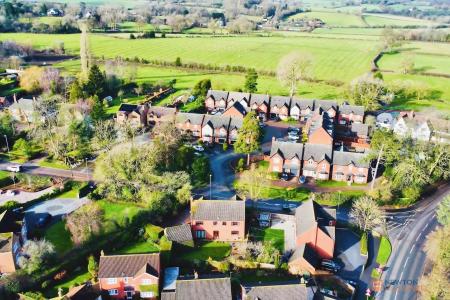 5 bedroom Detached house for sale in Station Road, Desford, LE9