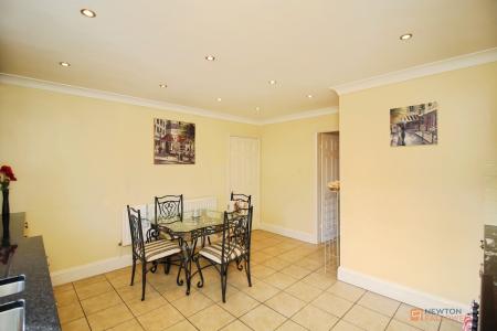 5 bedroom Detached house for sale in Station Road, Desford, LE9