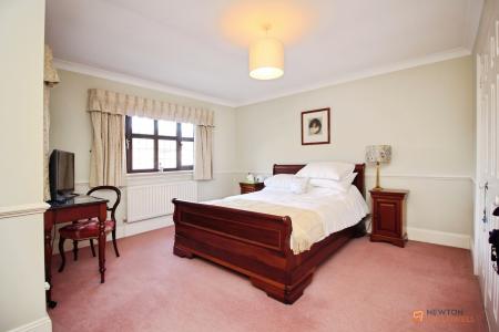 5 bedroom Detached house for sale in Station Road, Desford, LE9