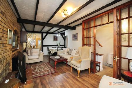 3 bedroom Semi-detached house for sale in Ravenhurst Road, Braunstone Town, LE3