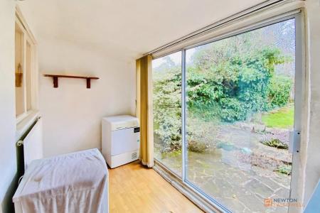 3 bedroom Semi-detached house for sale in Ravenhurst Road, Braunstone Town, LE3