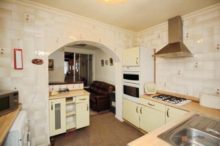 3 bedroom Semi-detached house for sale in Ravenhurst Road, Braunstone Town, LE3