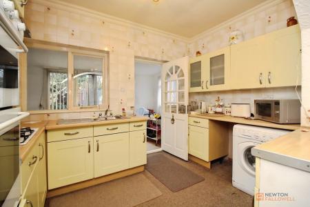 3 bedroom Semi-detached house for sale in Ravenhurst Road, Braunstone Town, LE3